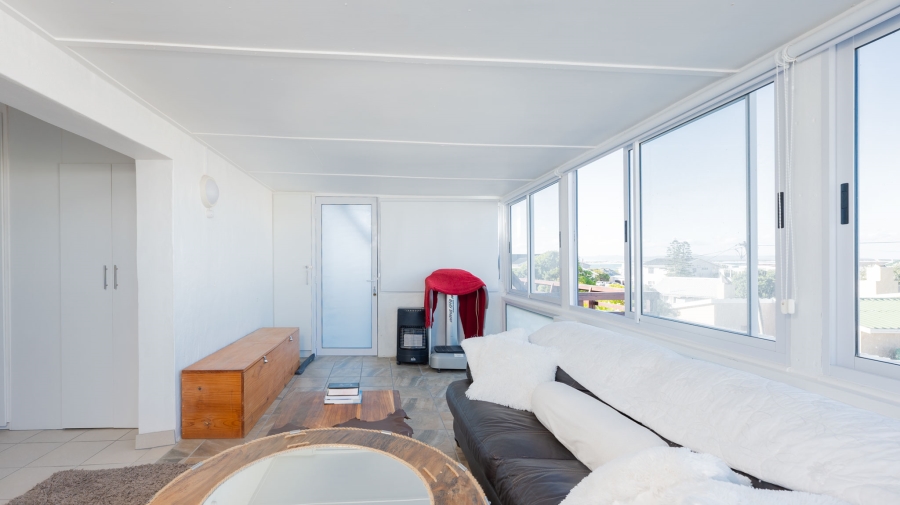 6 Bedroom Property for Sale in Struisbaai Western Cape